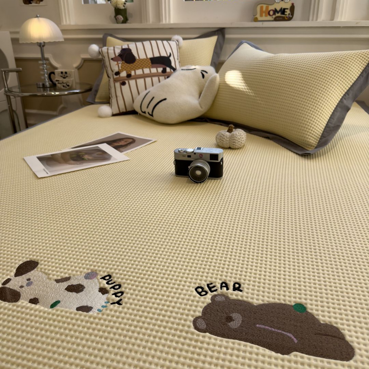 91家纺网 家纺一手货源 找家纺 耀悦家纺 2026新款毛巾绣乙纶冰豆豆凉席冰丝席华夫格卡通绣花博主ins风学生床 懒懒小憩床席款