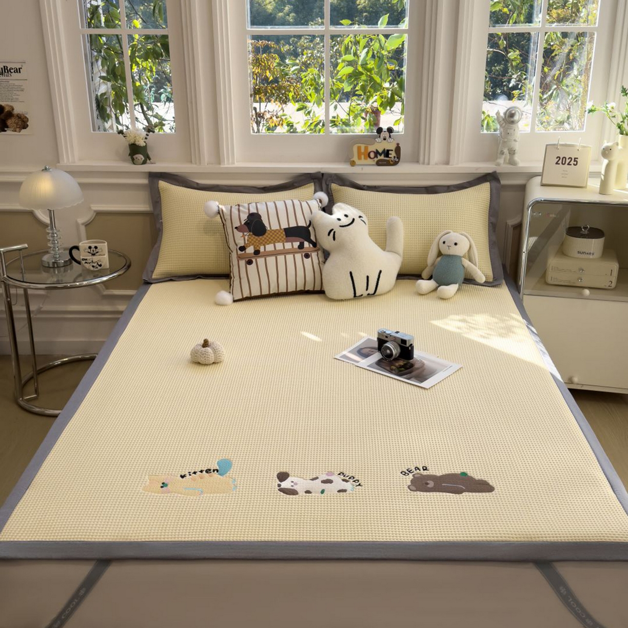 91家纺网 家纺一手货源 找家纺 耀悦家纺 2026新款毛巾绣乙纶冰豆豆凉席冰丝席华夫格卡通绣花博主ins风学生床 懒懒小憩床席款