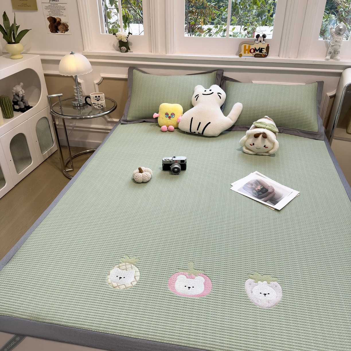 91家纺网 家纺一手货源 找家纺 耀悦家纺 2026新款毛巾绣乙纶冰豆豆凉席冰丝席华夫格卡通绣花博主ins风学生床 奶冻喵-果绿床席款