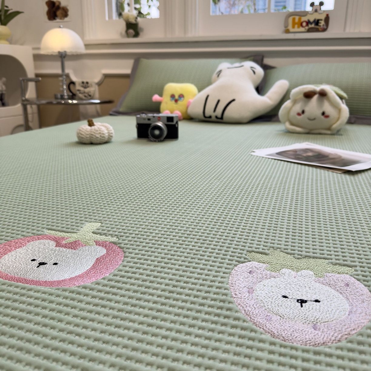 91家纺网 家纺一手货源 找家纺 耀悦家纺 2026新款毛巾绣乙纶冰豆豆凉席冰丝席华夫格卡通绣花博主ins风学生床 奶冻喵-果绿床席款