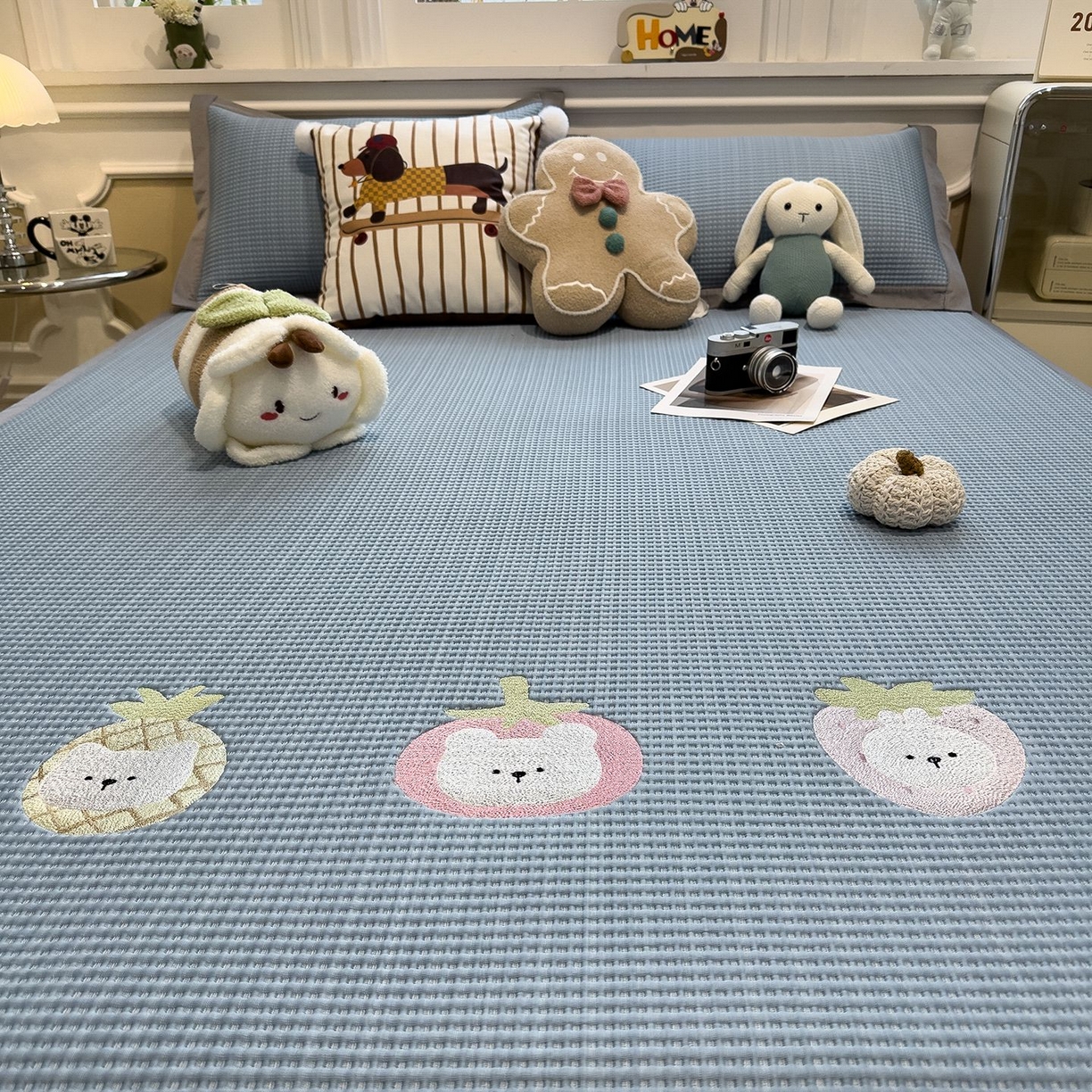 91家纺网 家纺一手货源 找家纺 耀悦家纺 2026新款毛巾绣乙纶冰豆豆凉席冰丝席华夫格卡通绣花博主ins风学生床 奶冻喵-蓝床席款