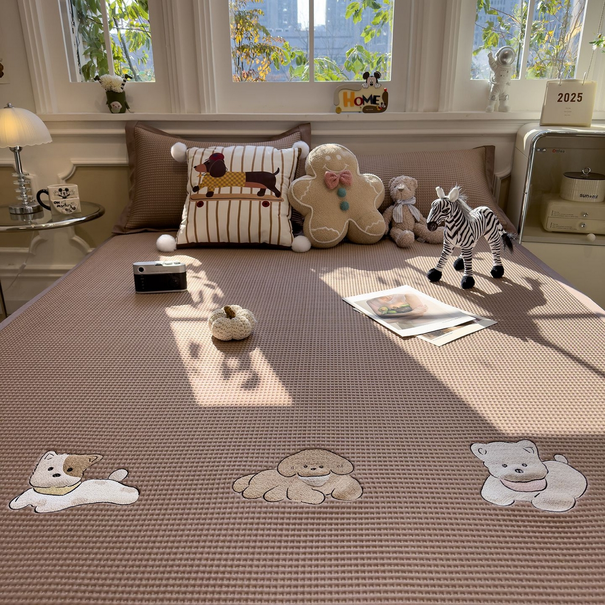 91家纺网 家纺一手货源 找家纺 耀悦家纺 2026新款毛巾绣乙纶冰豆豆凉席冰丝席华夫格卡通绣花博主ins风学生床 躺躺岛-咖床席款