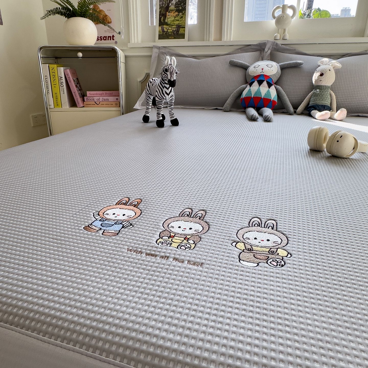 耀悦家纺 2026新款毛巾绣乙纶冰豆豆凉席冰丝席华夫格卡通绣花博主ins风学生床 兔免星人床席款