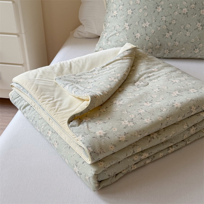 91家纺网 家纺一手货源 找家纺 暖生活 2026春夏新款A类针织锦氨绵绵冰双感夏被夏凉被空调被 绿野白茶