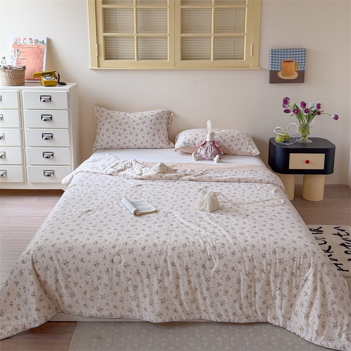 91家纺网 家纺一手货源 找家纺 暖生活 2026春夏新款A类针织锦氨绵绵冰双感夏被夏凉被空调被 杏色花信