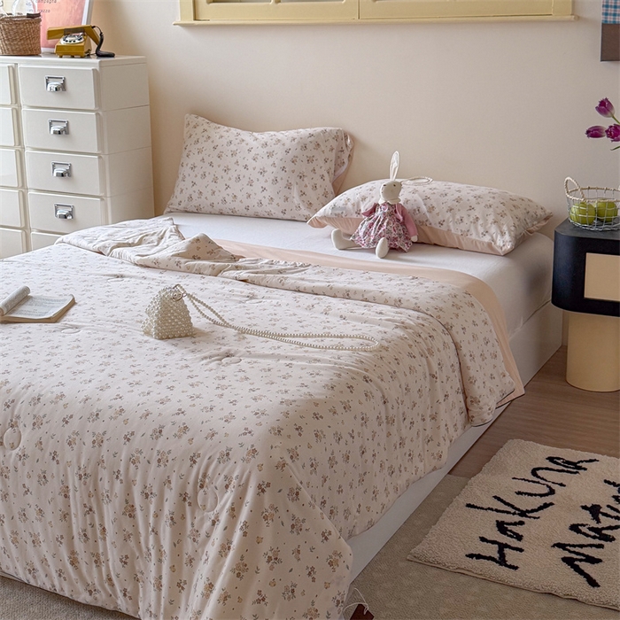 91家纺网 家纺一手货源 找家纺 暖生活 2026春夏新款A类针织锦氨绵绵冰双感夏被夏凉被空调被 杏色花信