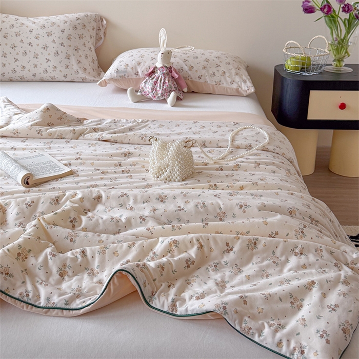 91家纺网 家纺一手货源 找家纺 暖生活 2026春夏新款A类针织锦氨绵绵冰双感夏被夏凉被空调被 杏色花信