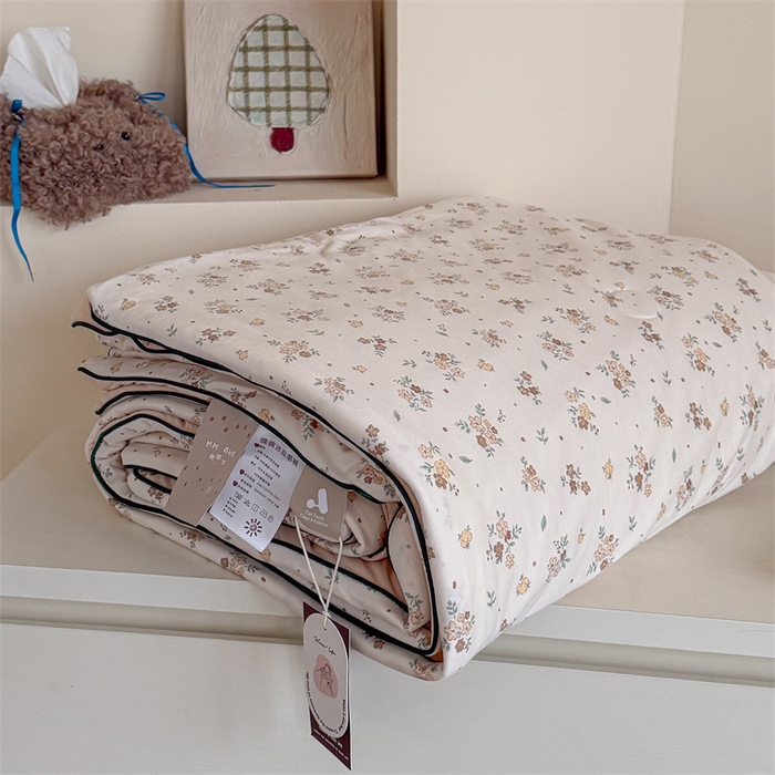 91家纺网 家纺一手货源 找家纺 暖生活 2026春夏新款A类针织锦氨绵绵冰双感夏被夏凉被空调被 杏色花信