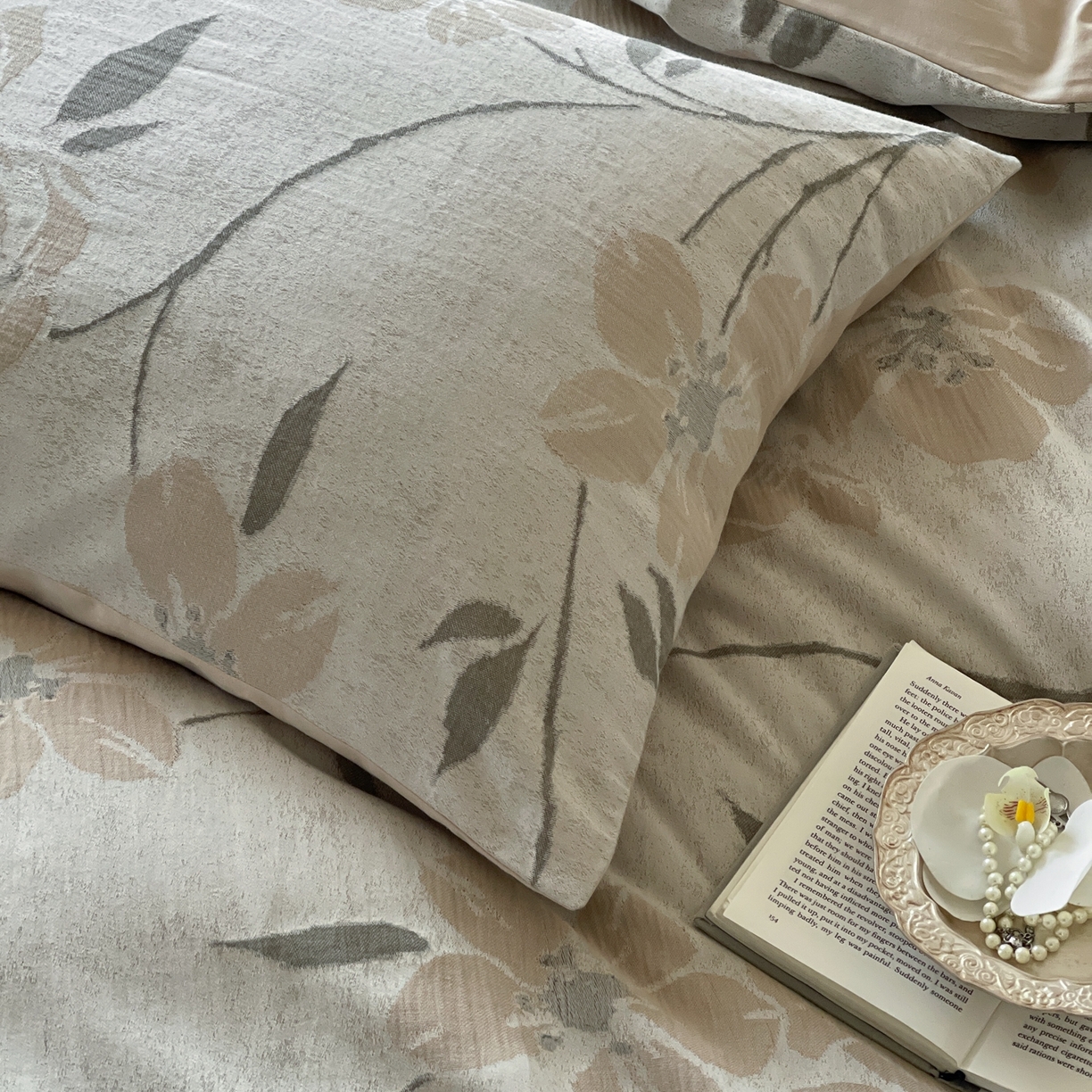 91家纺网 家纺一手货源 找家纺 云上 2026春夏新款全棉纯棉色织大提花四件套-曼华 曼华-奶绿