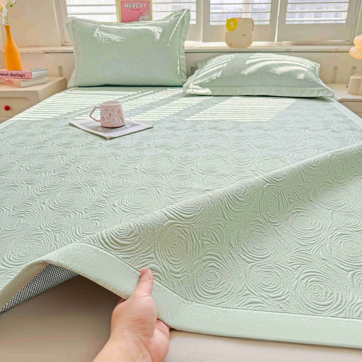 91家纺网 家纺一手货源 找家纺 席匠 2026新款云柔玫瑰系列平铺款床裙款凉席席子 薄荷绿-平铺款