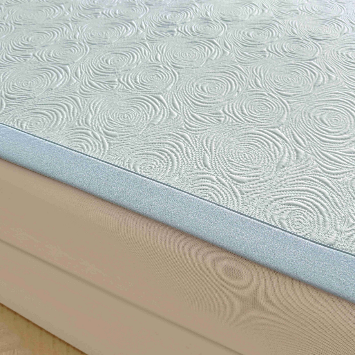 91家纺网 家纺一手货源 找家纺 席匠 2026新款云柔玫瑰系列平铺款床裙款凉席席子 湖水蓝-平铺款