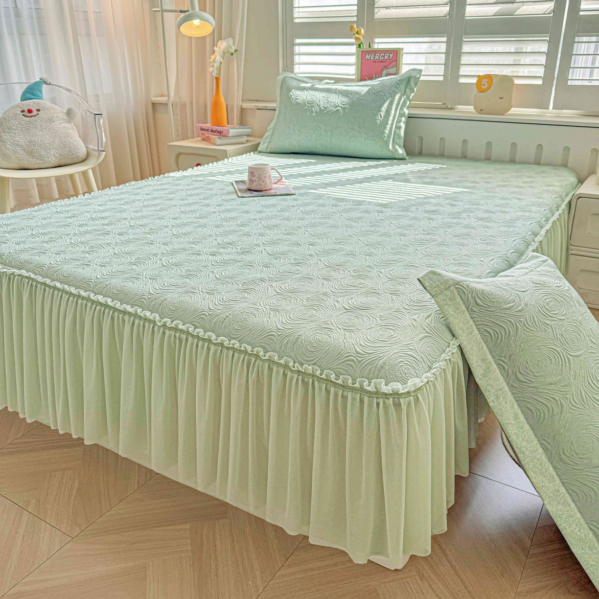 91家纺网 家纺一手货源 找家纺 席匠 2026新款云柔玫瑰系列平铺款床裙款凉席席子 薄荷绿-床裙款