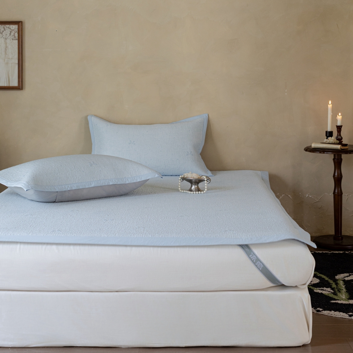 91家纺网 家纺一手货源 找家纺 云上 2026新款冷萃丝三明治凉感席凉席席子-蝴蝶结系列 蝴蝶结床席款-蓝色