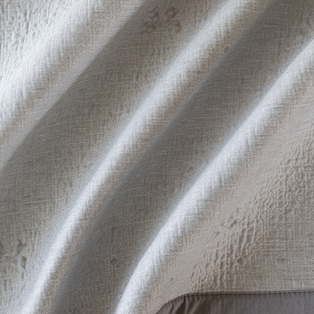 91家纺网 家纺一手货源 找家纺 云上 2026新款冷萃丝三明治凉感席凉席席子-蝴蝶结系列 蝴蝶结床席款-灰色