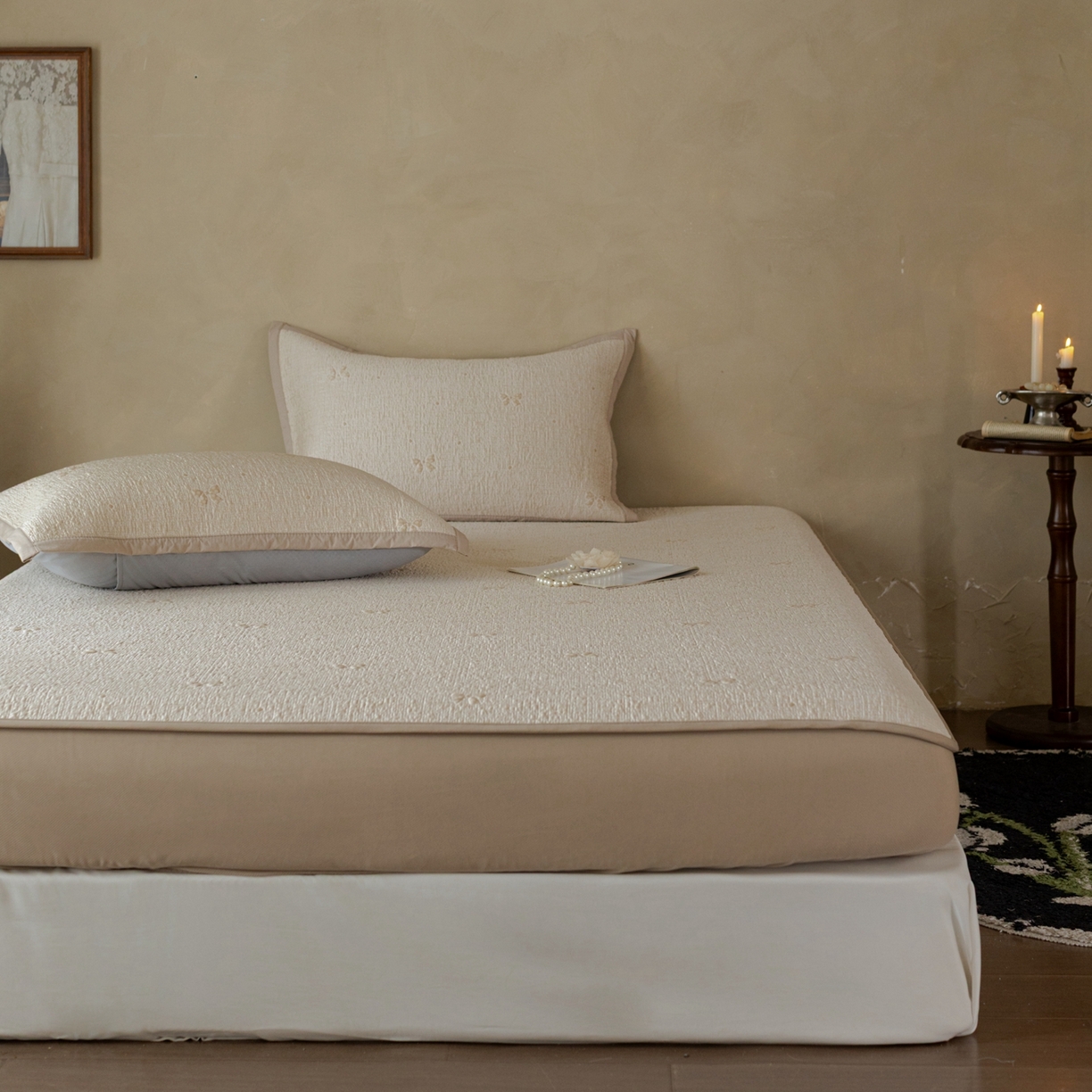 91家纺网 家纺一手货源 找家纺 云上 2026新款冷萃丝三明治凉感席凉席席子-蝴蝶结系列 蝴蝶结床笠款-香槟色