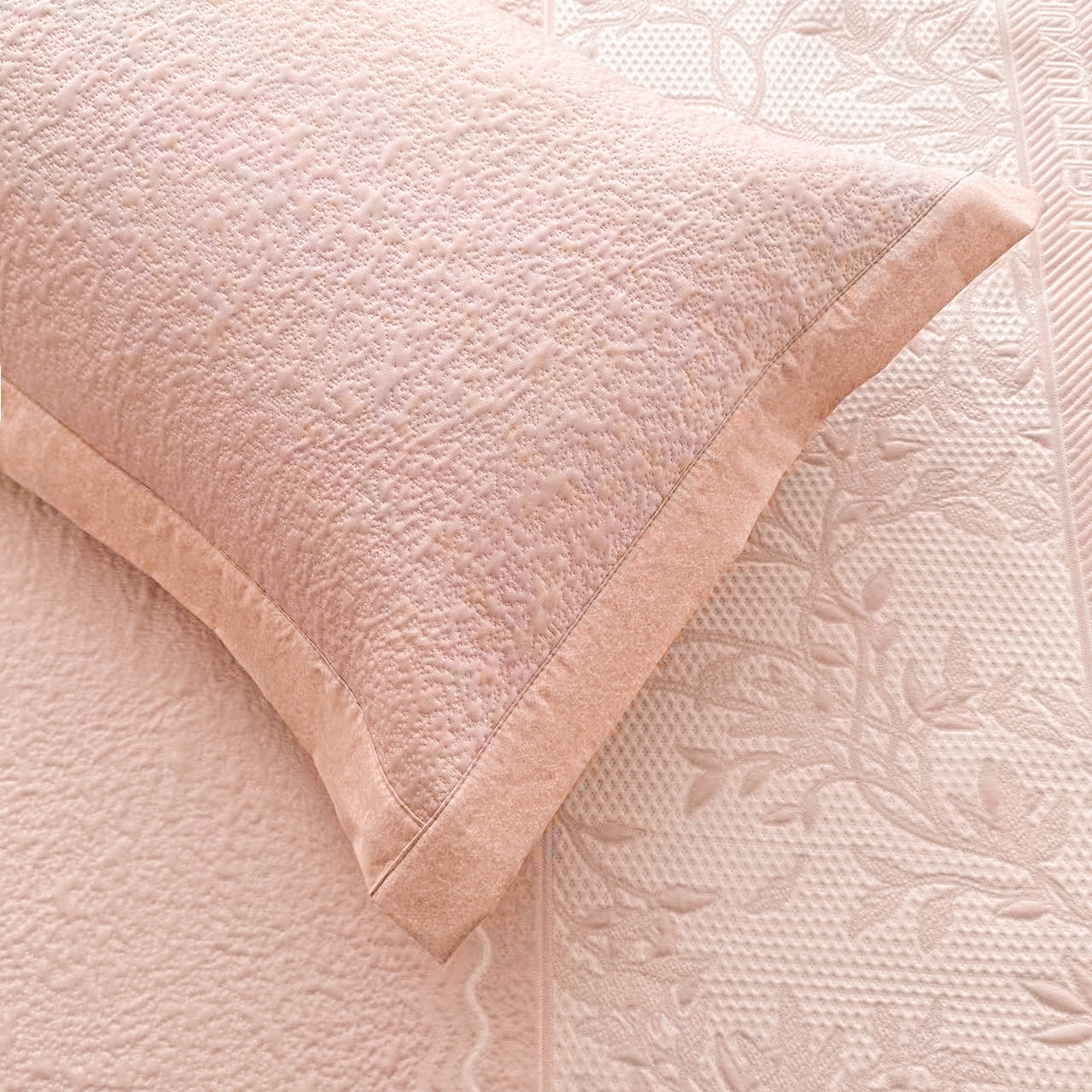 91家纺网 家纺一手货源 找家纺 席匠 2026新款LUX·奢序系列床裙款凉席席子 烟粉