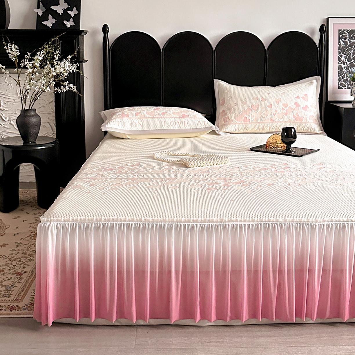 91家纺网 家纺一手货源 找家纺 富馨莱 2026春夏新款PE乙纶高克重冰豆豆席凉感凉席单件床裙三件套支持一件定做尺寸 爱意满满-粉