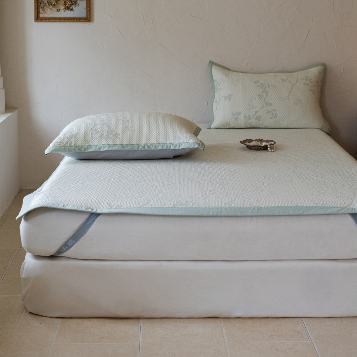 91家纺网 家纺一手货源 找家纺 云上 2026新款冷萃丝三明治凉感席凉席席子-花漾系列 花漾床席款-绿