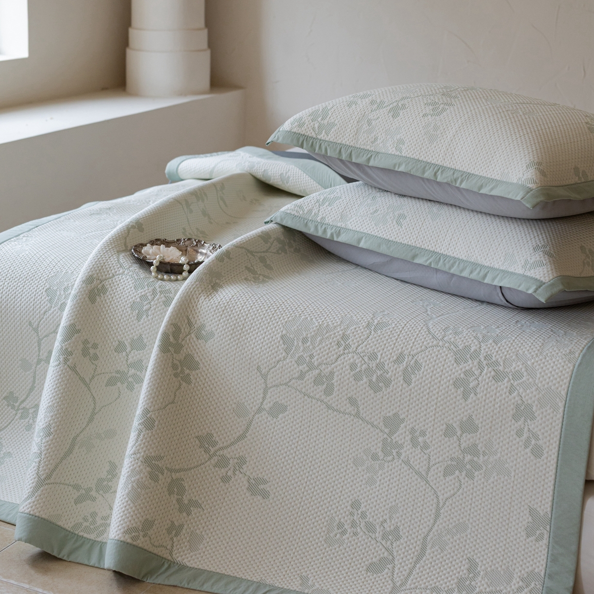 91家纺网 家纺一手货源 找家纺 云上 2026新款冷萃丝三明治凉感席凉席席子-花漾系列 花漾床席款-绿