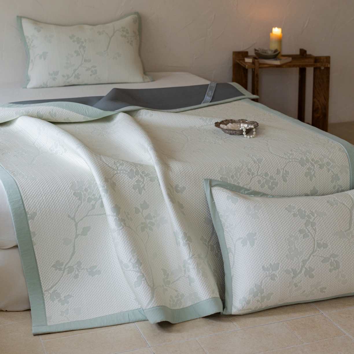 91家纺网 家纺一手货源 找家纺 云上 2026新款冷萃丝三明治凉感席凉席席子-花漾系列 花漾床席款-绿