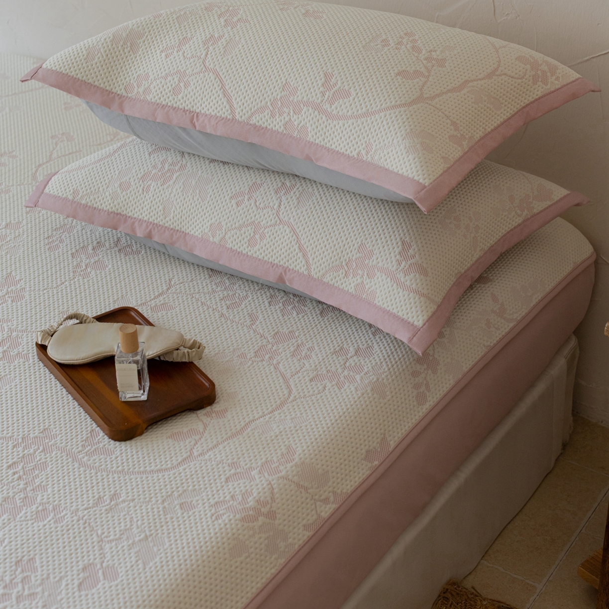 91家纺网 家纺一手货源 找家纺 （总）云上 2026新款冷萃丝三明治凉感席凉席席子-花漾系列