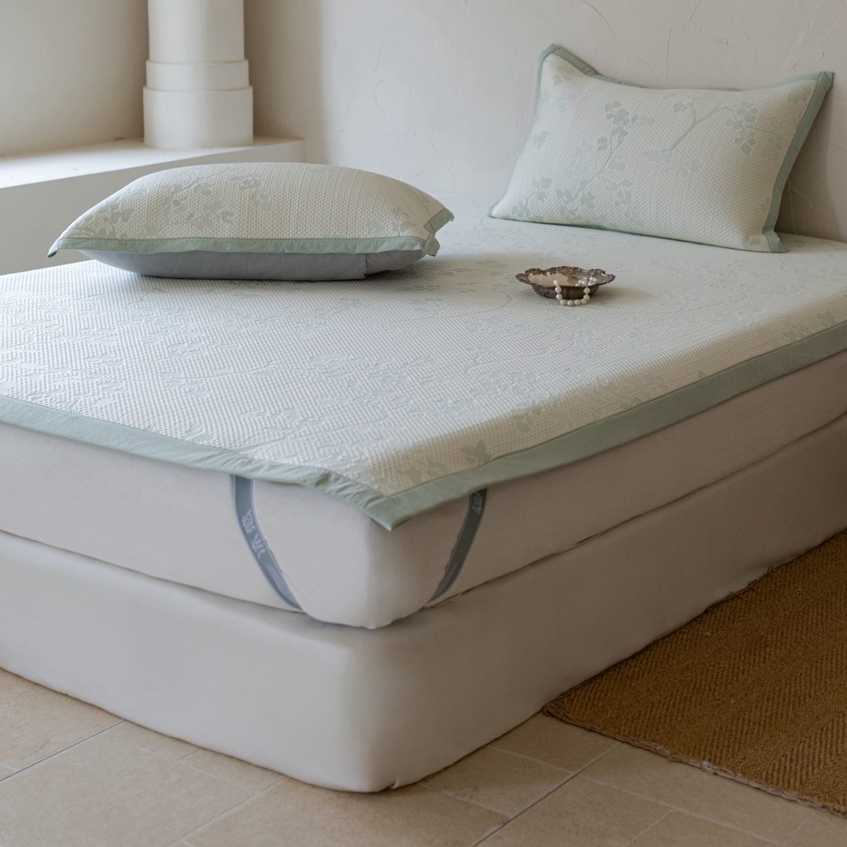 91家纺网 家纺一手货源 找家纺 云上 2026新款冷萃丝三明治凉感席凉席席子-花漾系列 花漾床席款-绿