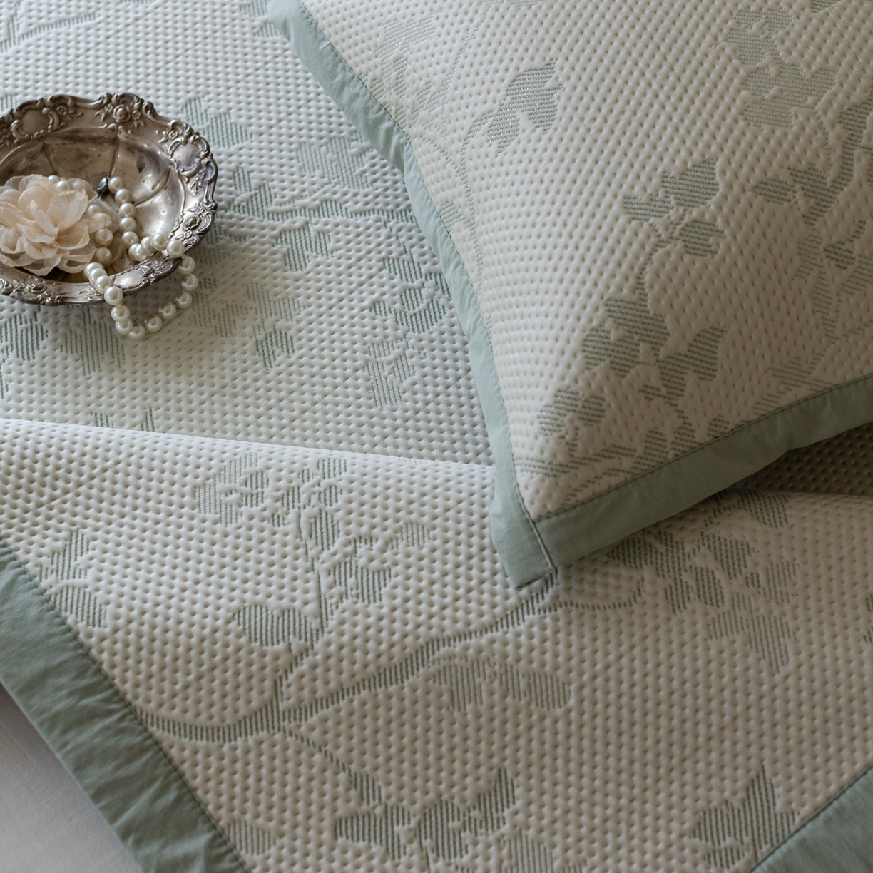 91家纺网 家纺一手货源 找家纺 云上 2026新款冷萃丝三明治凉感席凉席席子-花漾系列 花漾床席款-绿