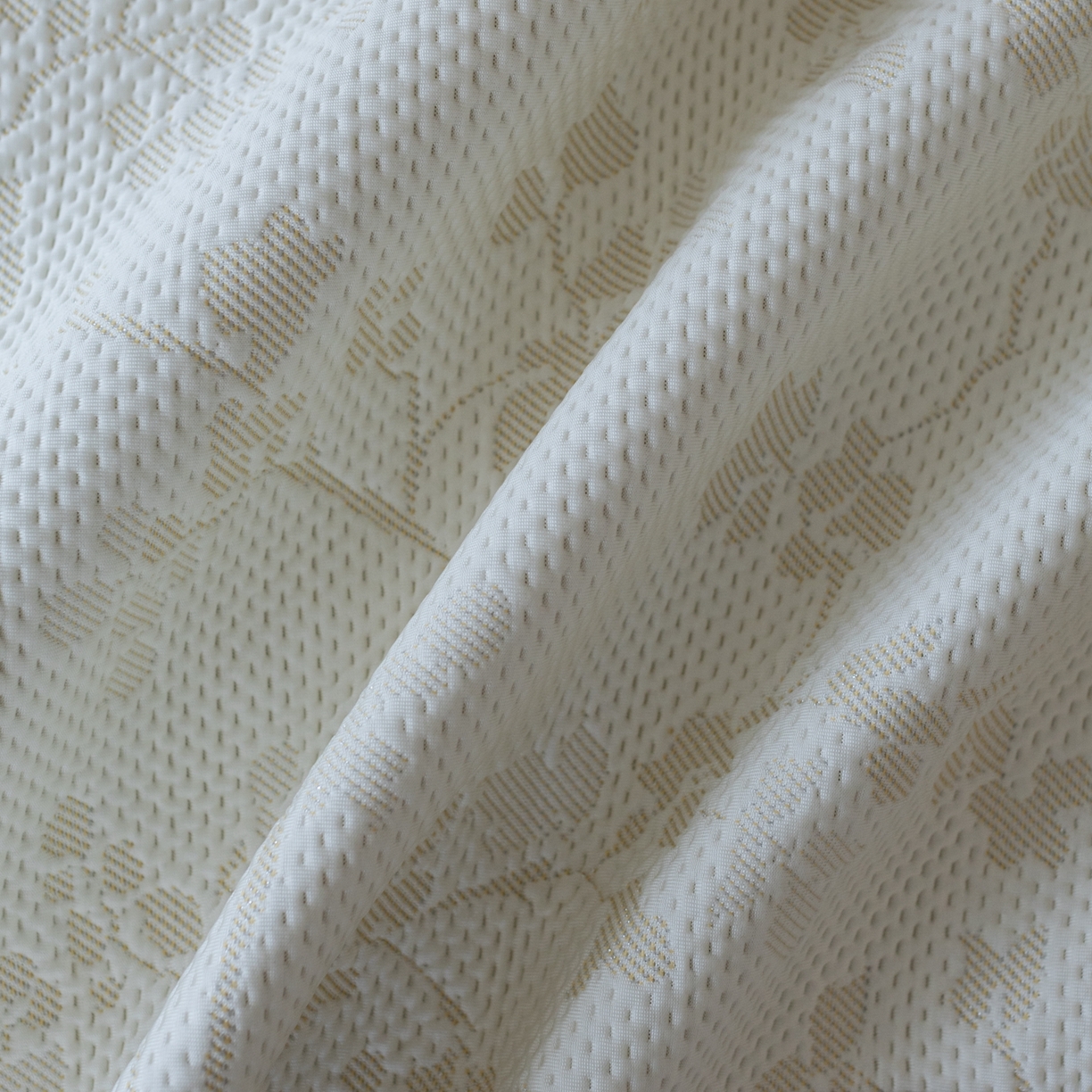 91家纺网 家纺一手货源 找家纺 云上 2026新款冷萃丝三明治凉感席凉席席子-花漾系列 花漾床笠款-米黄