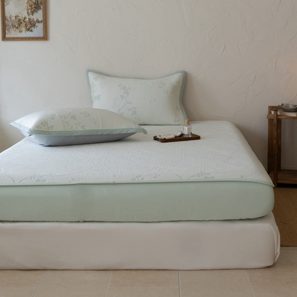 91家纺网 家纺一手货源 找家纺 云上 2026新款冷萃丝三明治凉感席凉席席子-花漾系列 花漾床笠款-绿