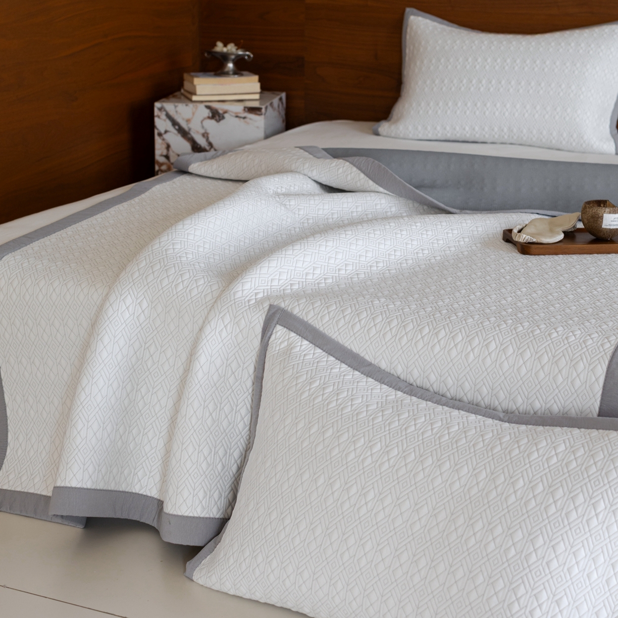 91家纺网 家纺一手货源 找家纺 云上 2026新款冷萃丝三明治凉感席凉席席子-几何系列 菱形床席-灰