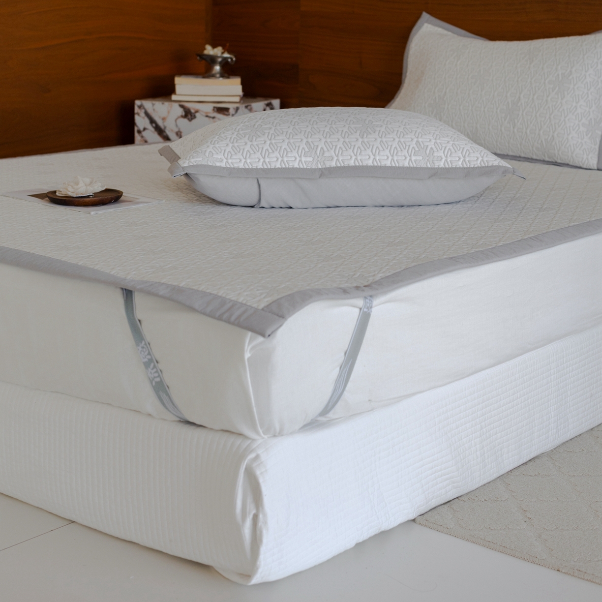 91家纺网 家纺一手货源 找家纺 云上 2026新款冷萃丝三明治凉感席凉席席子-几何系列 雪花床席-灰