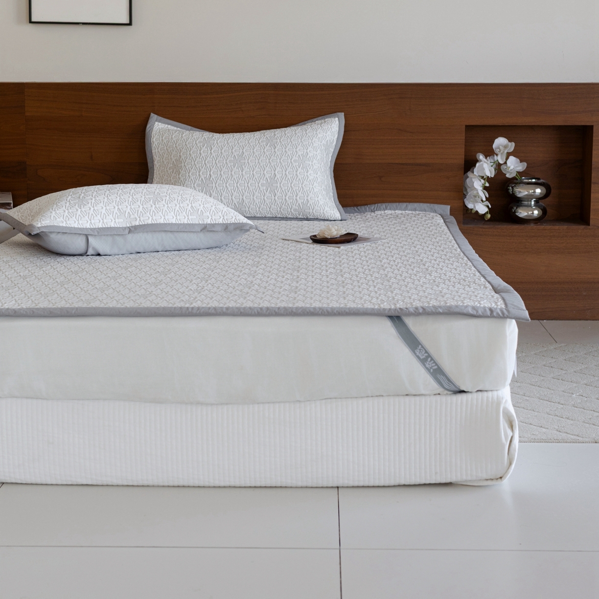 91家纺网 家纺一手货源 找家纺 云上 2026新款冷萃丝三明治凉感席凉席席子-几何系列 雪花床席-灰