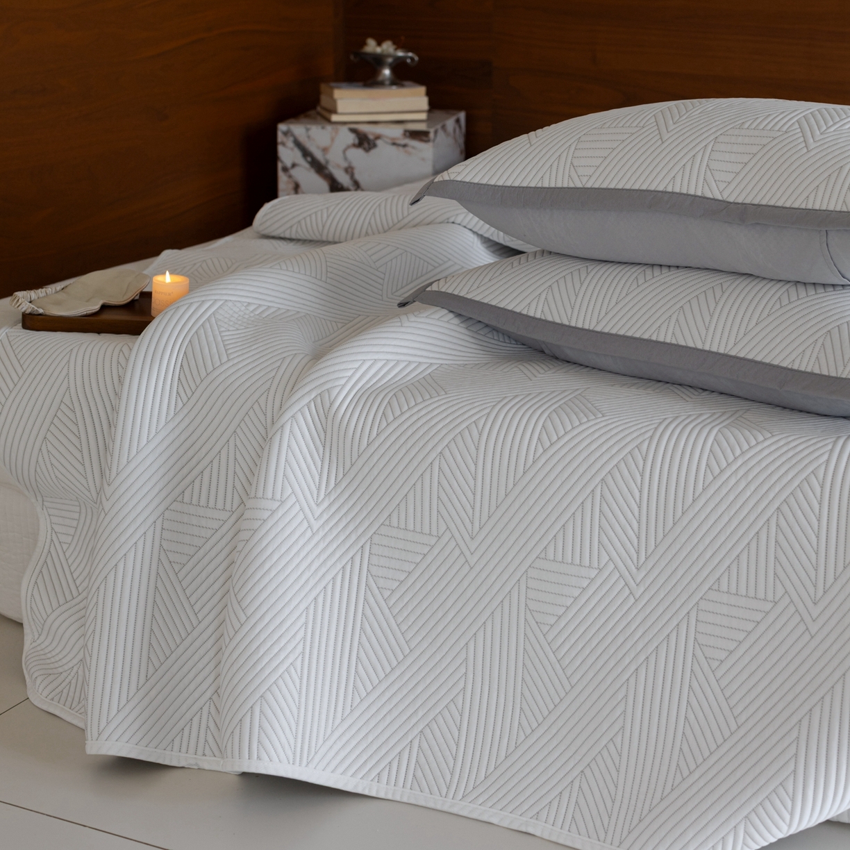 91家纺网 家纺一手货源 找家纺 云上 2026新款冷萃丝三明治凉感席凉席席子-几何系列 线条-床笠款