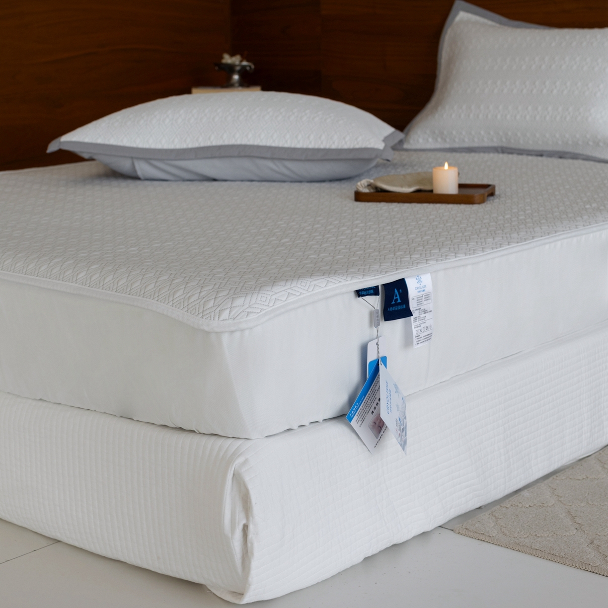 91家纺网 家纺一手货源 找家纺 云上 2026新款冷萃丝三明治凉感席凉席席子-几何系列 菱形-床笠款