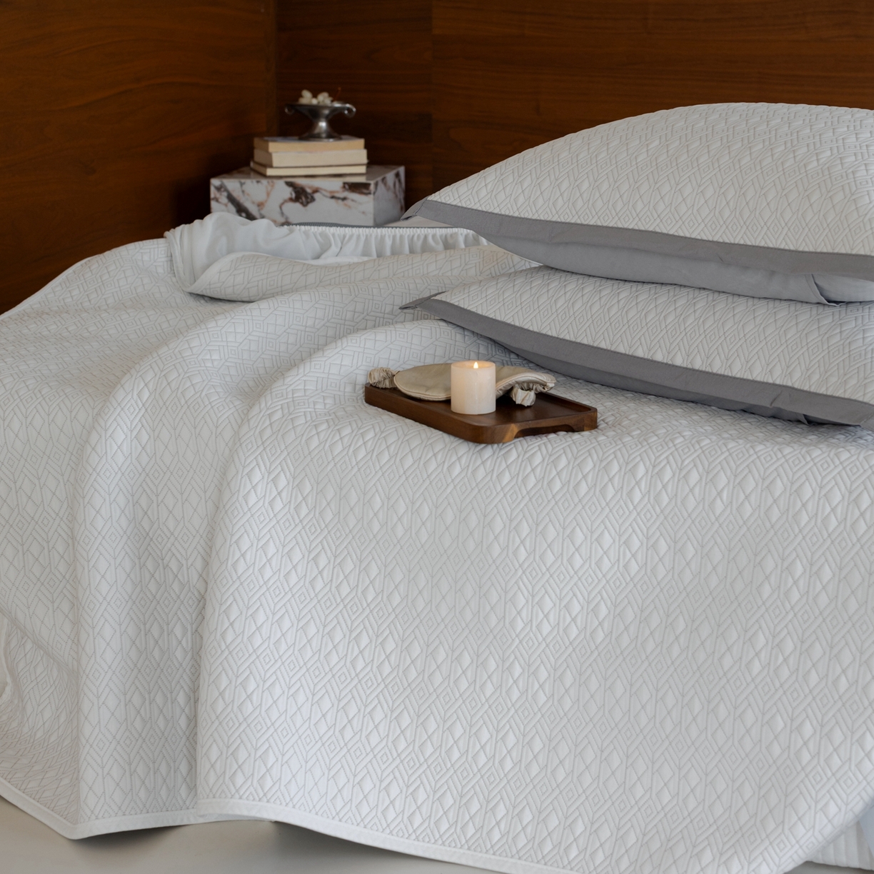 91家纺网 家纺一手货源 找家纺 云上 2026新款冷萃丝三明治凉感席凉席席子-几何系列 菱形-床笠款