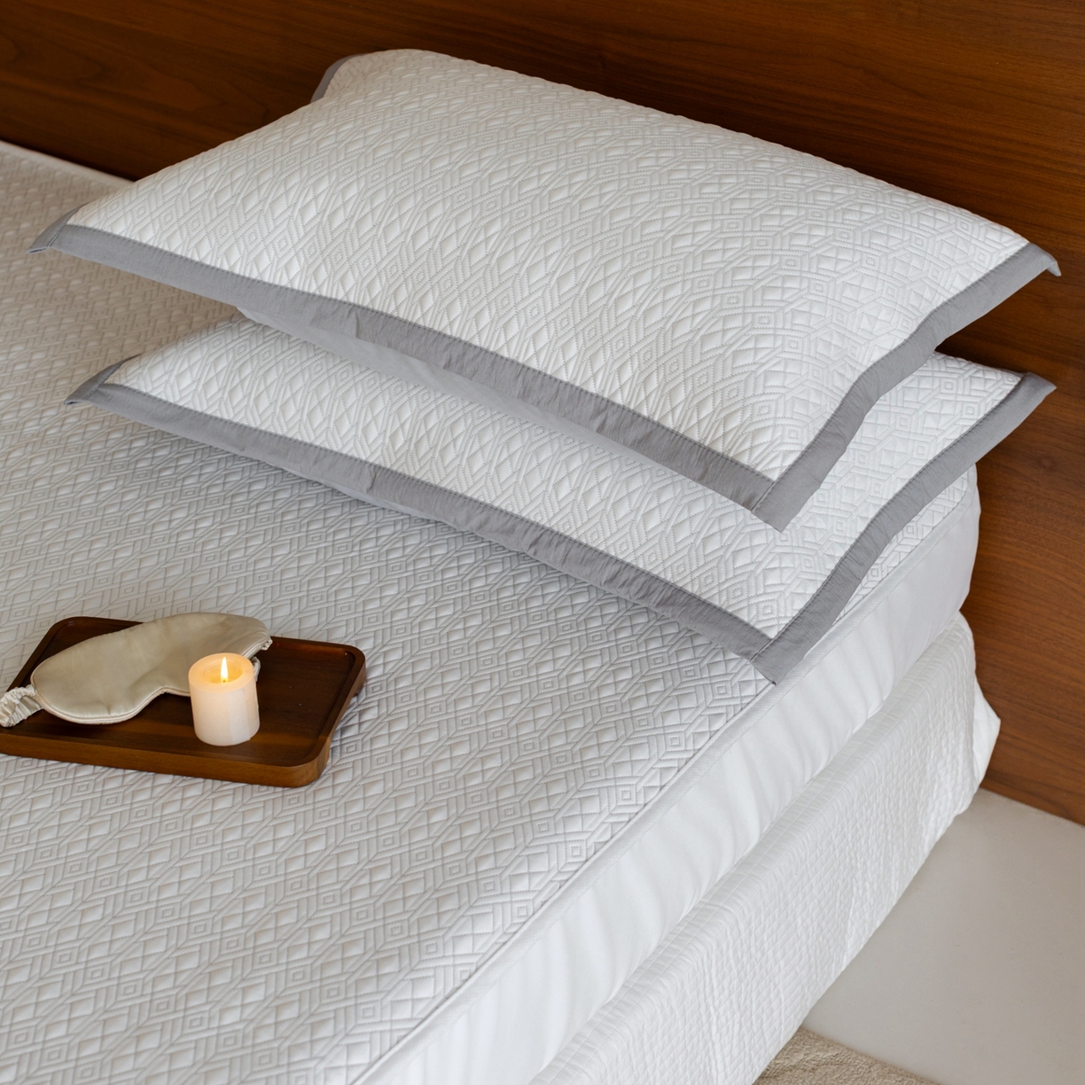 91家纺网 家纺一手货源 找家纺 云上 2026新款冷萃丝三明治凉感席凉席席子-几何系列 菱形-床笠款