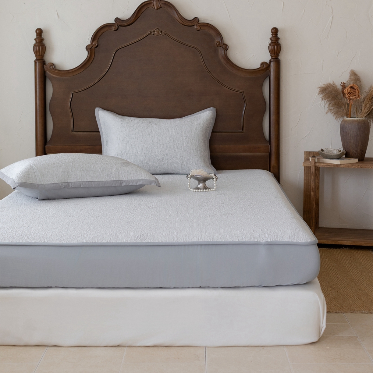 91家纺网 家纺一手货源 找家纺 云上 2026新款冷萃丝三明治凉感席凉席席子-树叶系列 树叶床笠-灰色