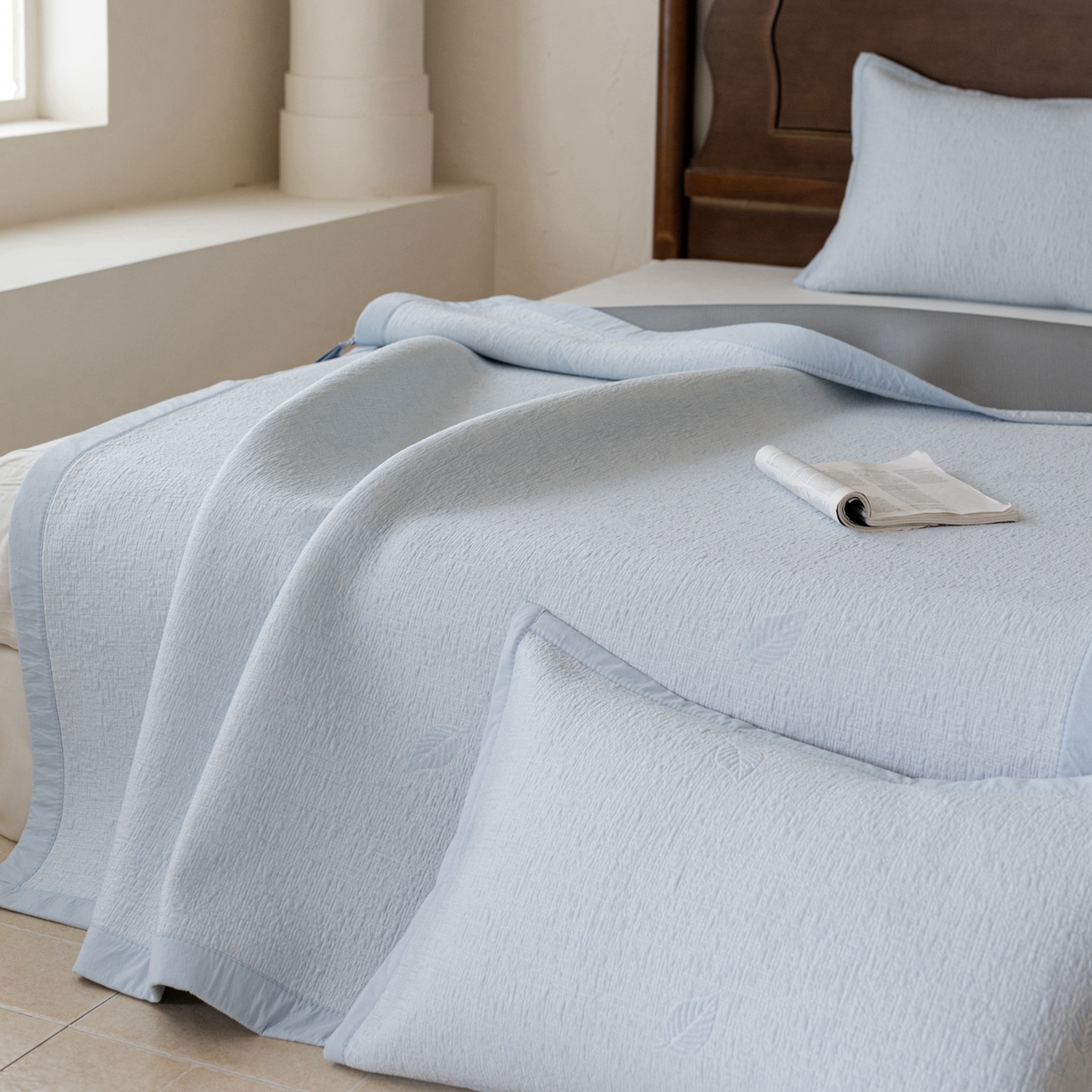 91家纺网 家纺一手货源 找家纺 云上 2026新款冷萃丝三明治凉感席凉席席子-树叶系列 树叶床席-蓝色