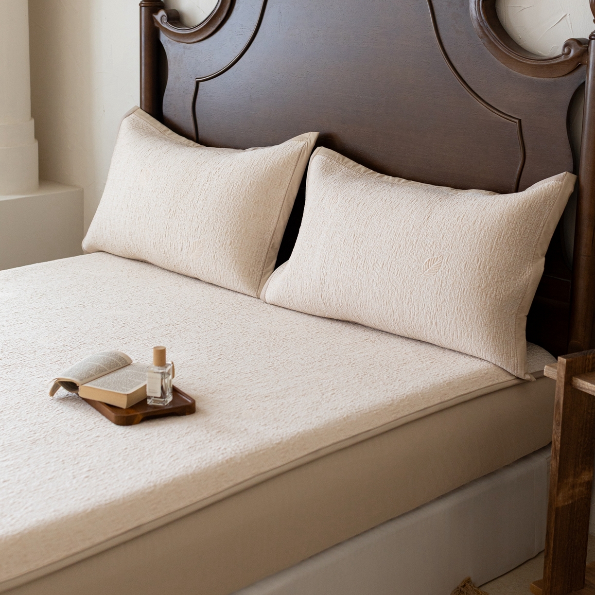 91家纺网 家纺一手货源 找家纺 云上 2026新款冷萃丝三明治凉感席凉席席子-树叶系列 树叶床笠-香槟色