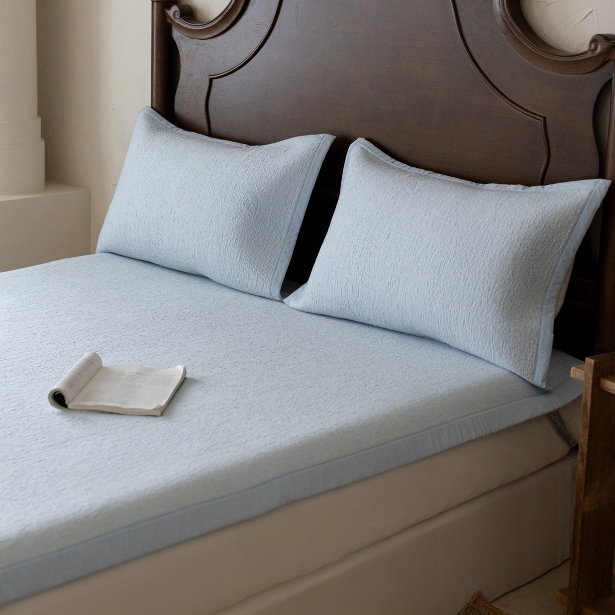 91家纺网 家纺一手货源 找家纺 云上 2026新款冷萃丝三明治凉感席凉席席子-树叶系列 树叶床席-蓝色