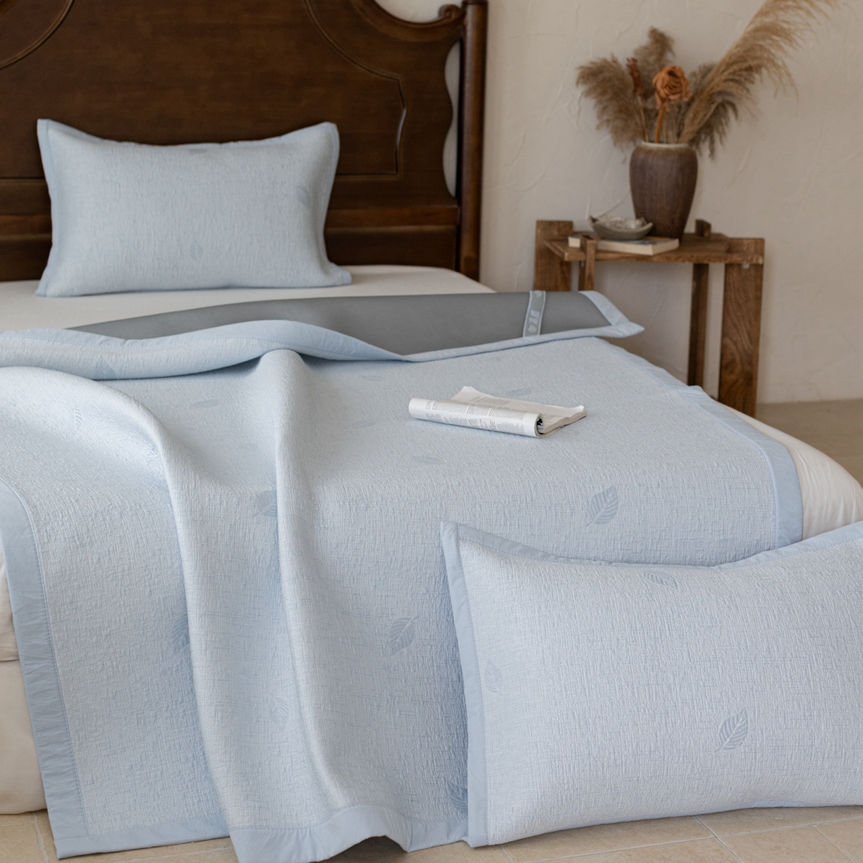 91家纺网 家纺一手货源 找家纺 云上 2026新款冷萃丝三明治凉感席凉席席子-树叶系列 树叶床席-蓝色