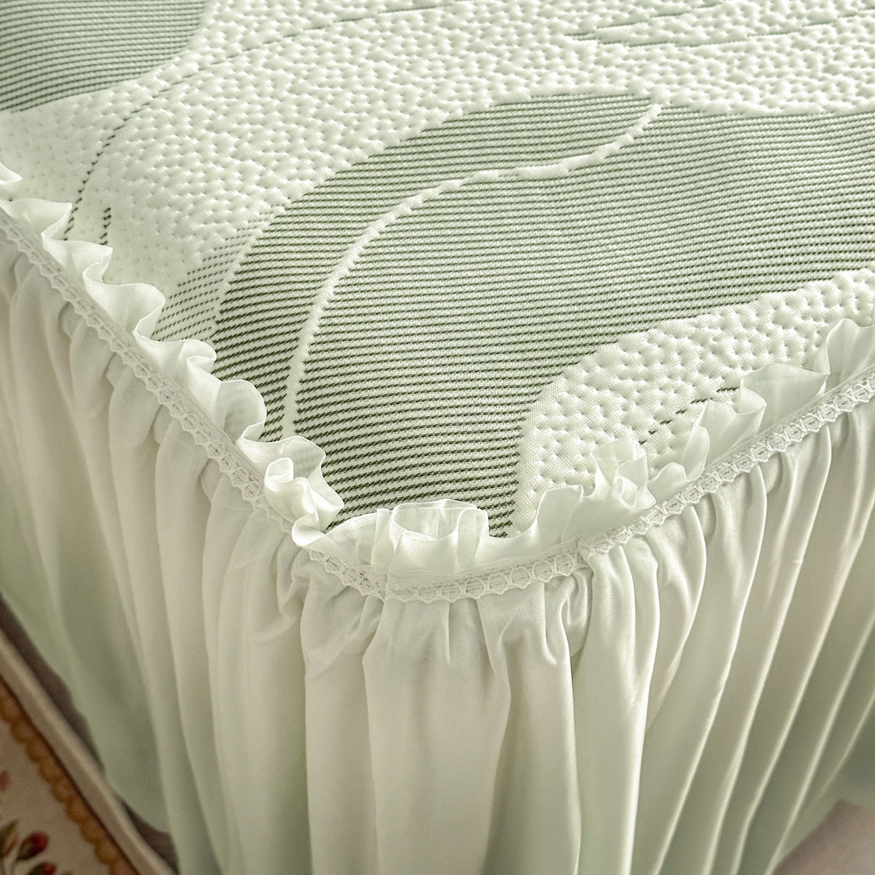 91家纺网 家纺一手货源 找家纺 富馨莱 2026春夏新款PE乙纶高克重冰豆豆席凉感凉席单件床裙三件套支持一件定做尺寸 波纹-绿