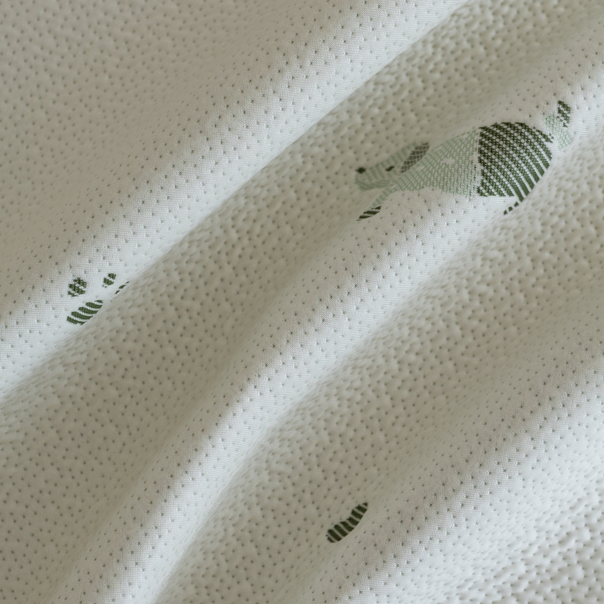 91家纺网 家纺一手货源 找家纺 云上 2026新款冷萃丝三明治凉感席凉席席子-卡通系列 小狗床席-绿