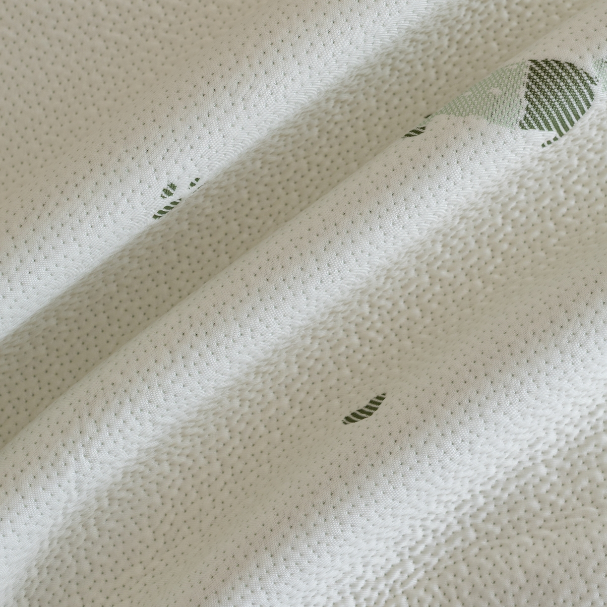 91家纺网 家纺一手货源 找家纺 云上 2026新款冷萃丝三明治凉感席凉席席子-卡通系列 小狗床笠-绿