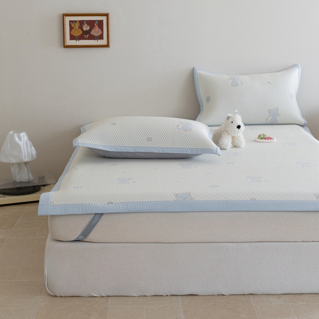 91家纺网 家纺一手货源 找家纺 云上 2026新款冷萃丝三明治凉感席凉席席子-卡通系列 小猫床席款-蓝色