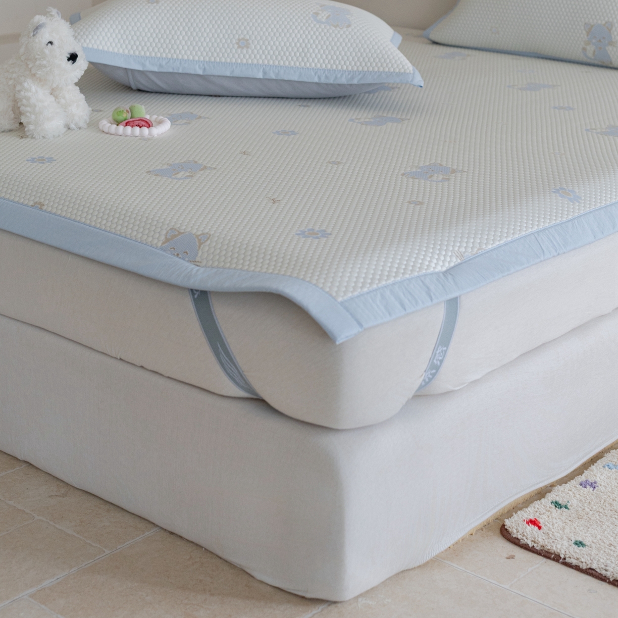 91家纺网 家纺一手货源 找家纺 云上 2026新款冷萃丝三明治凉感席凉席席子-卡通系列 小猫床席款-蓝色