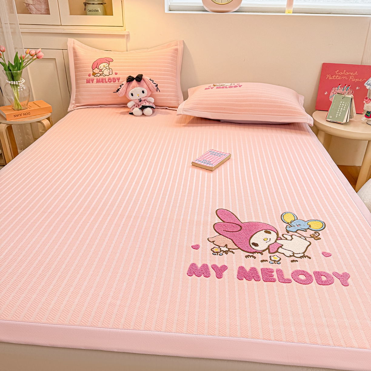 91家纺网 家纺一手货源 找家纺 （总）蓝邻家纺 2026年新款PE提花三丽鸥毛巾绣凉席系列-平铺款