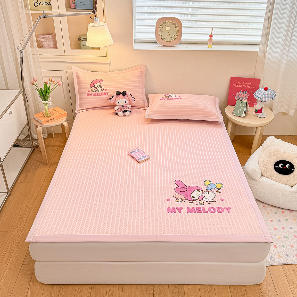 91家纺网 家纺一手货源 找家纺 （总）蓝邻家纺 2026年新款PE提花三丽鸥毛巾绣凉席系列-平铺款