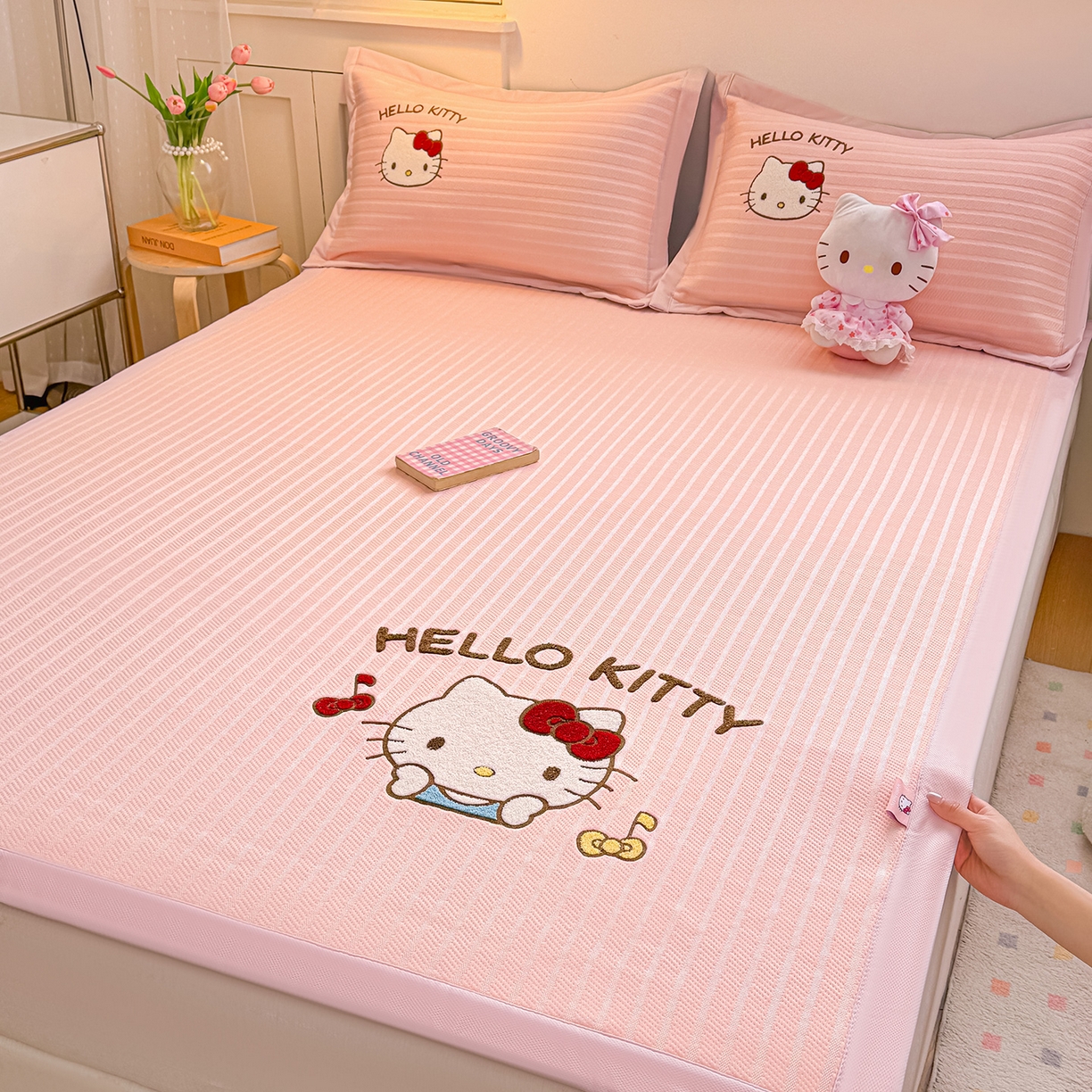 91家纺网 家纺一手货源 找家纺 （总）蓝邻家纺 2026年新款PE提花三丽鸥毛巾绣凉席系列-平铺款