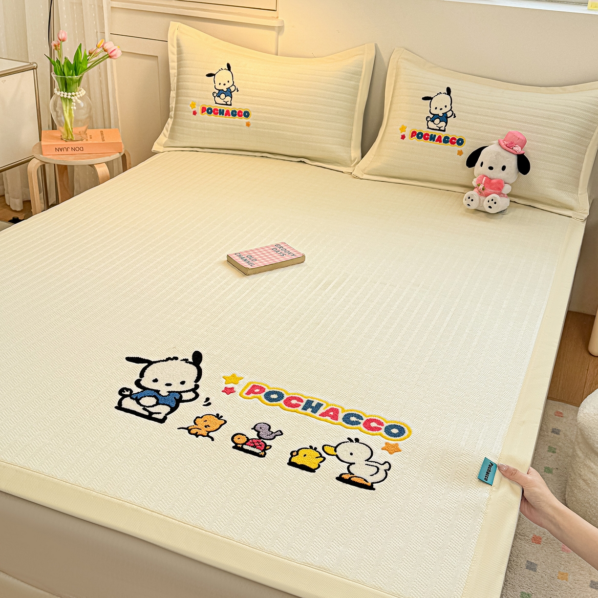 91家纺网 家纺一手货源 找家纺 （总）蓝邻家纺 2026年新款PE提花三丽鸥毛巾绣凉席系列-平铺款